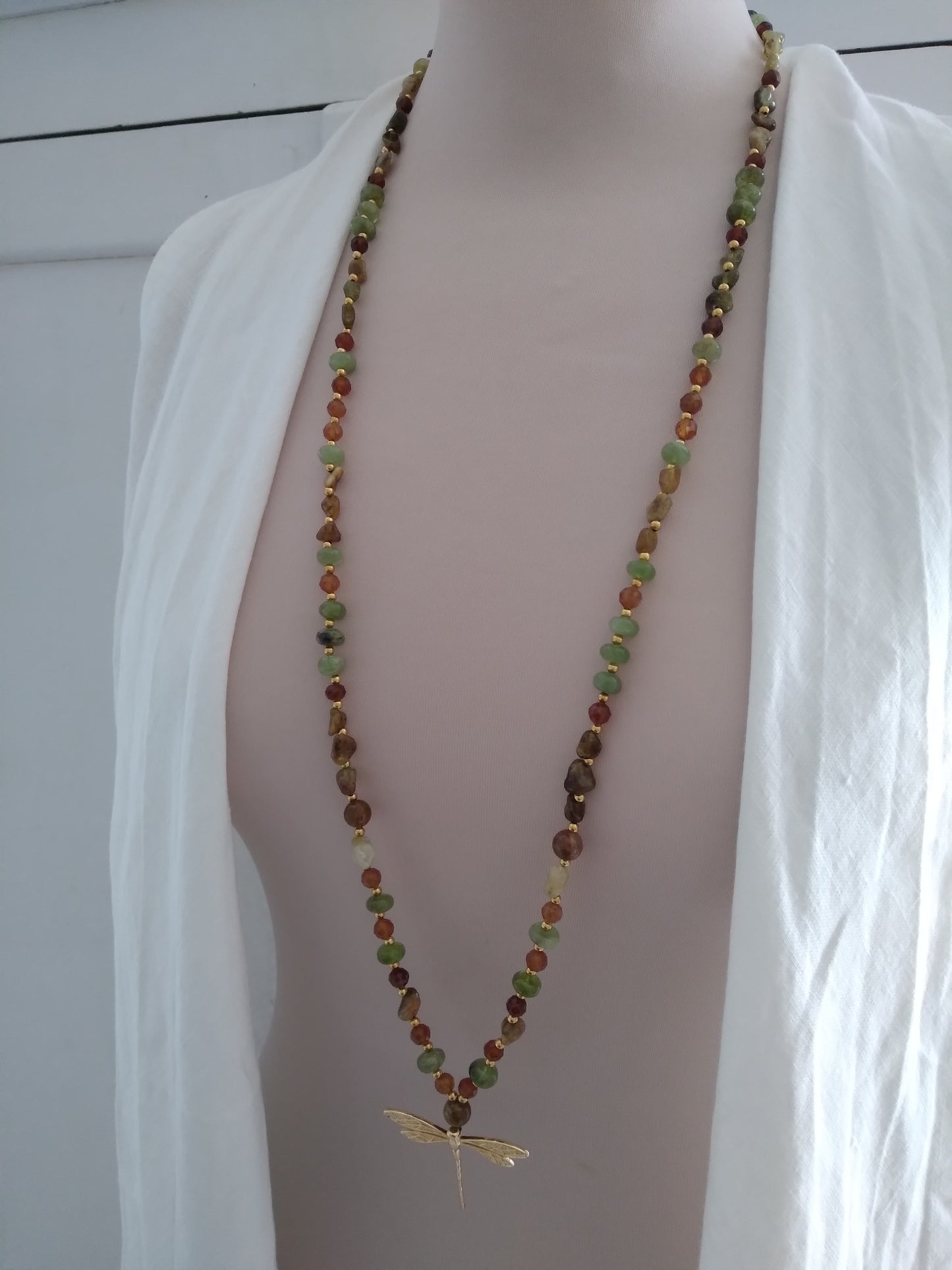 Mala personnalisé en grenat vert et grenat hessonite "Libellule"