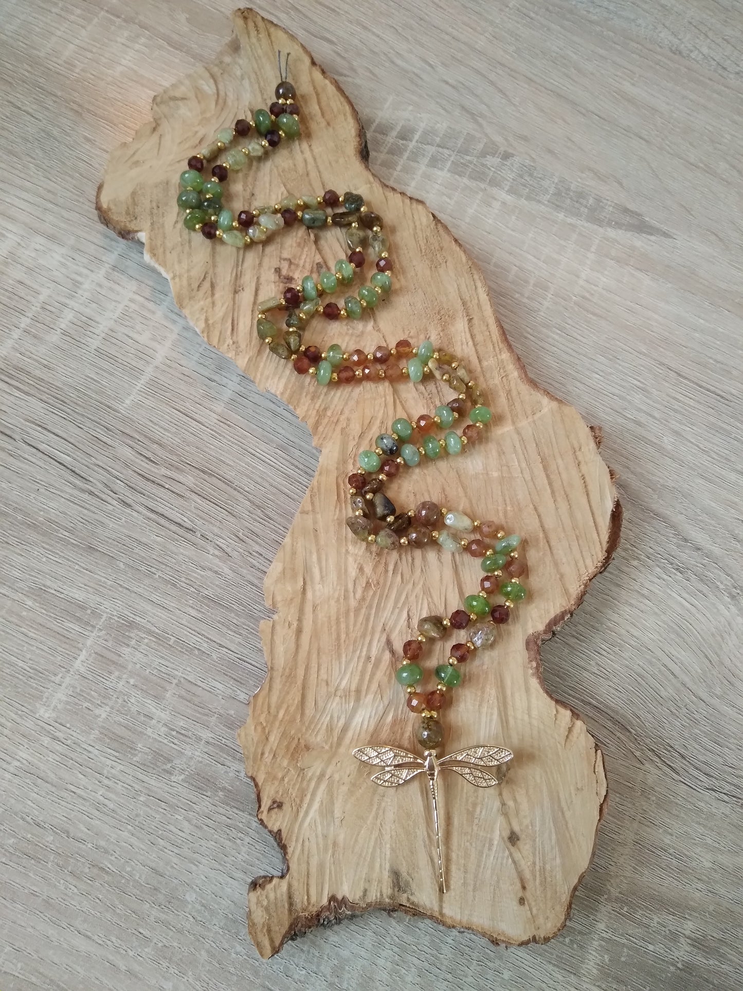 Mala personnalisé en grenat vert et grenat hessonite "Libellule"
