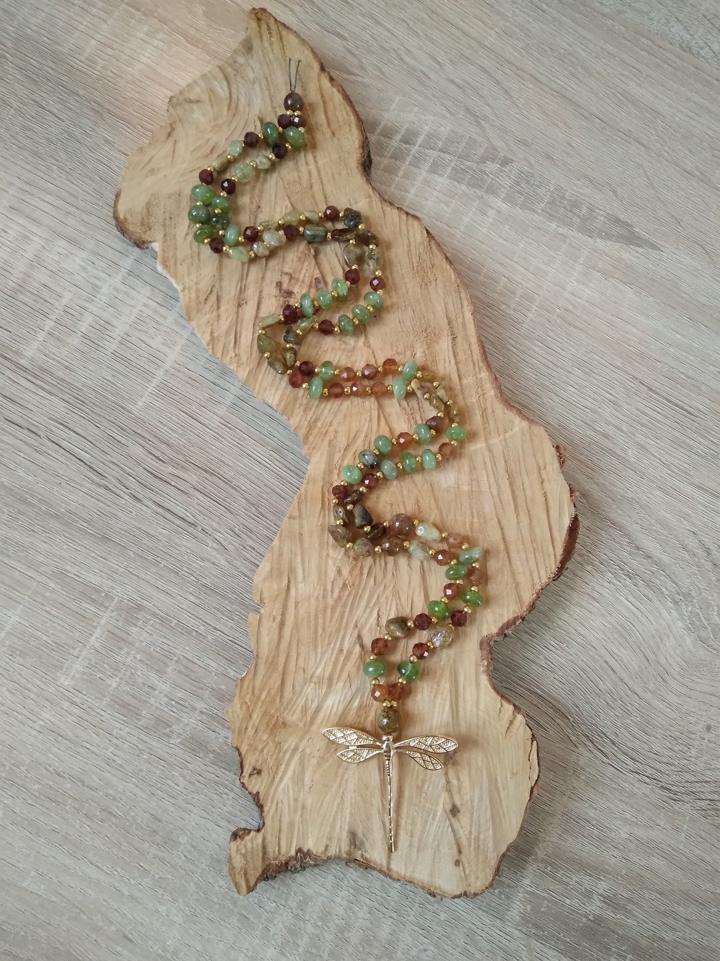 Mala personnalisé en grenat vert et grenat hessonite "Libellule"