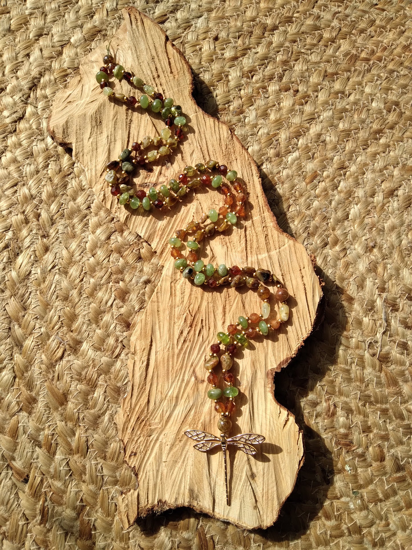Mala personnalisé en grenat vert et grenat hessonite "Libellule"