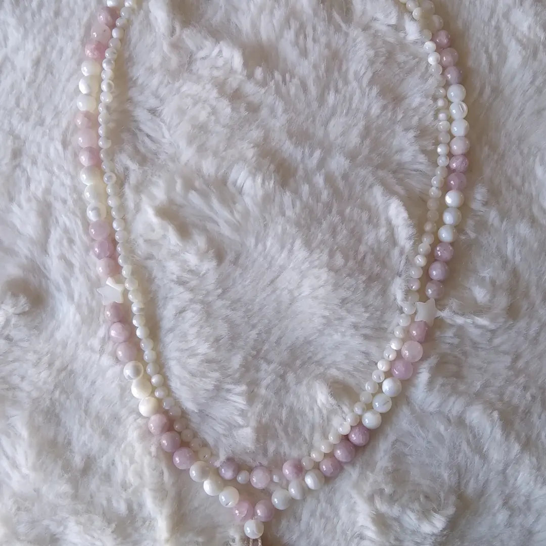 Double collier "Apaisement" en kunzite et nacre