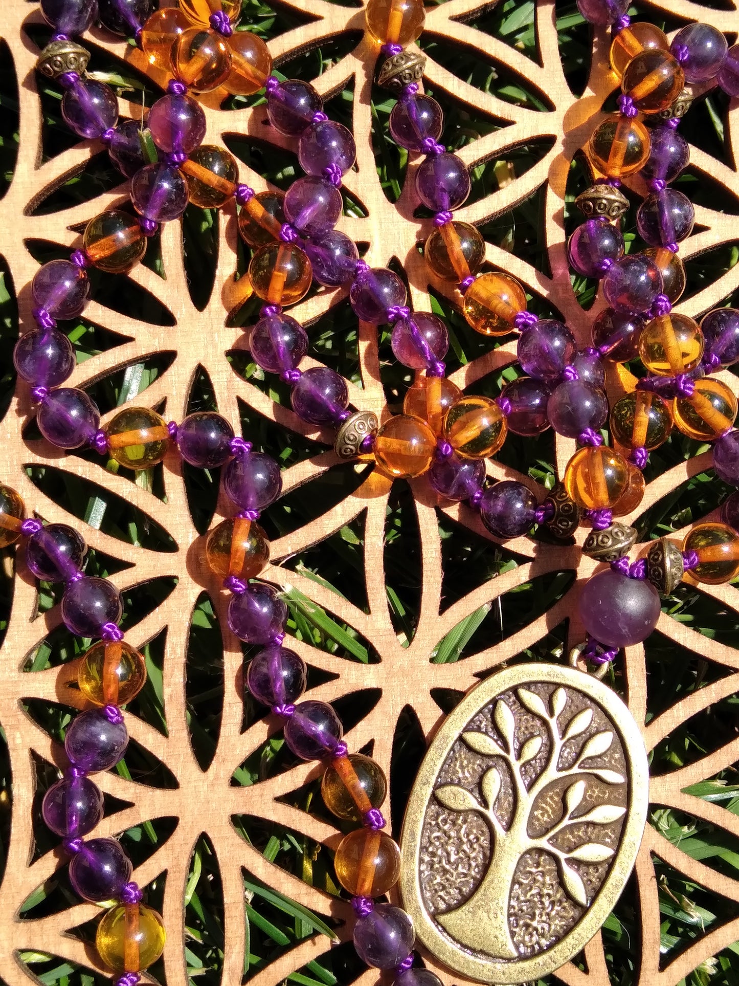 Mala en améthyste et ambre "Joyeuseté"