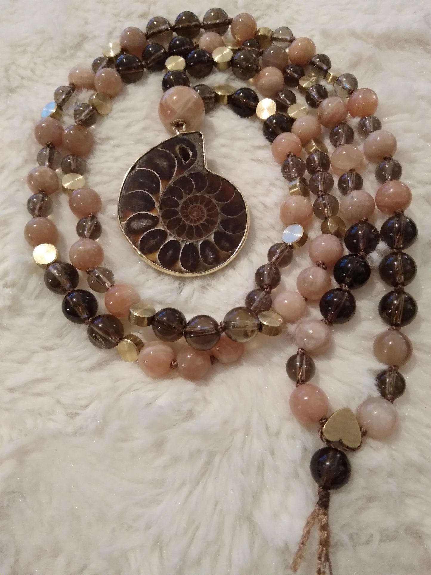 Mala en pierre de lune, quartz fumé et ammonite "Envol"