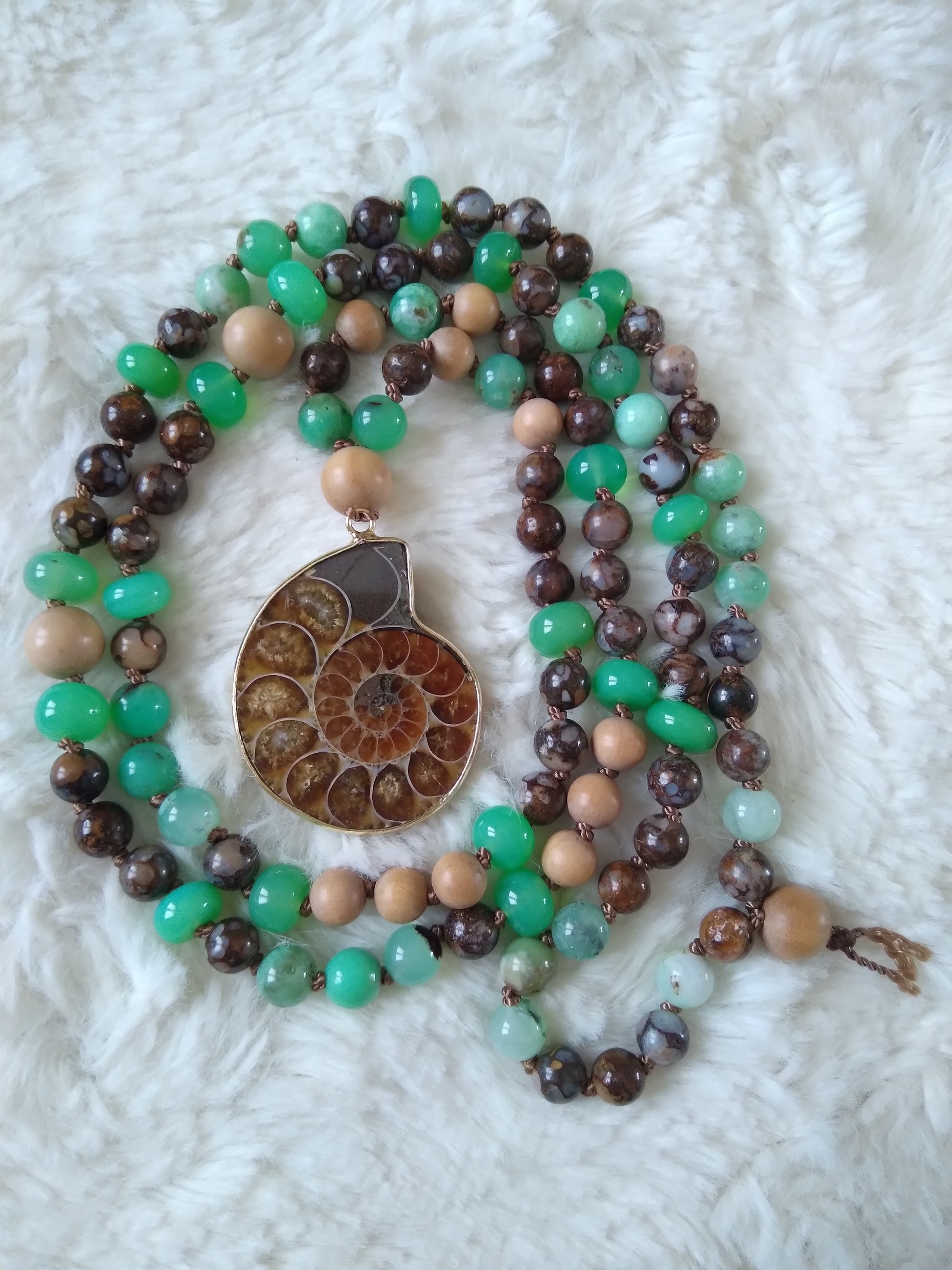 collier de perles chrysoprase