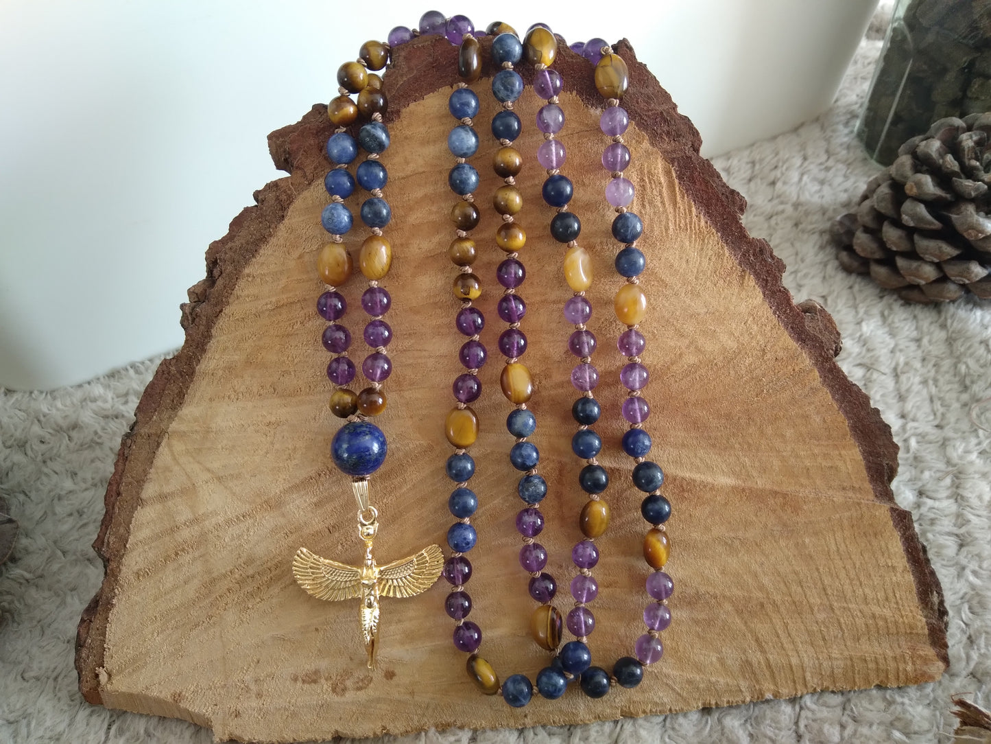 Mala personnalisé Isis en dumortiérite, améthyste, œil de tigre camel et lapis-lazuli