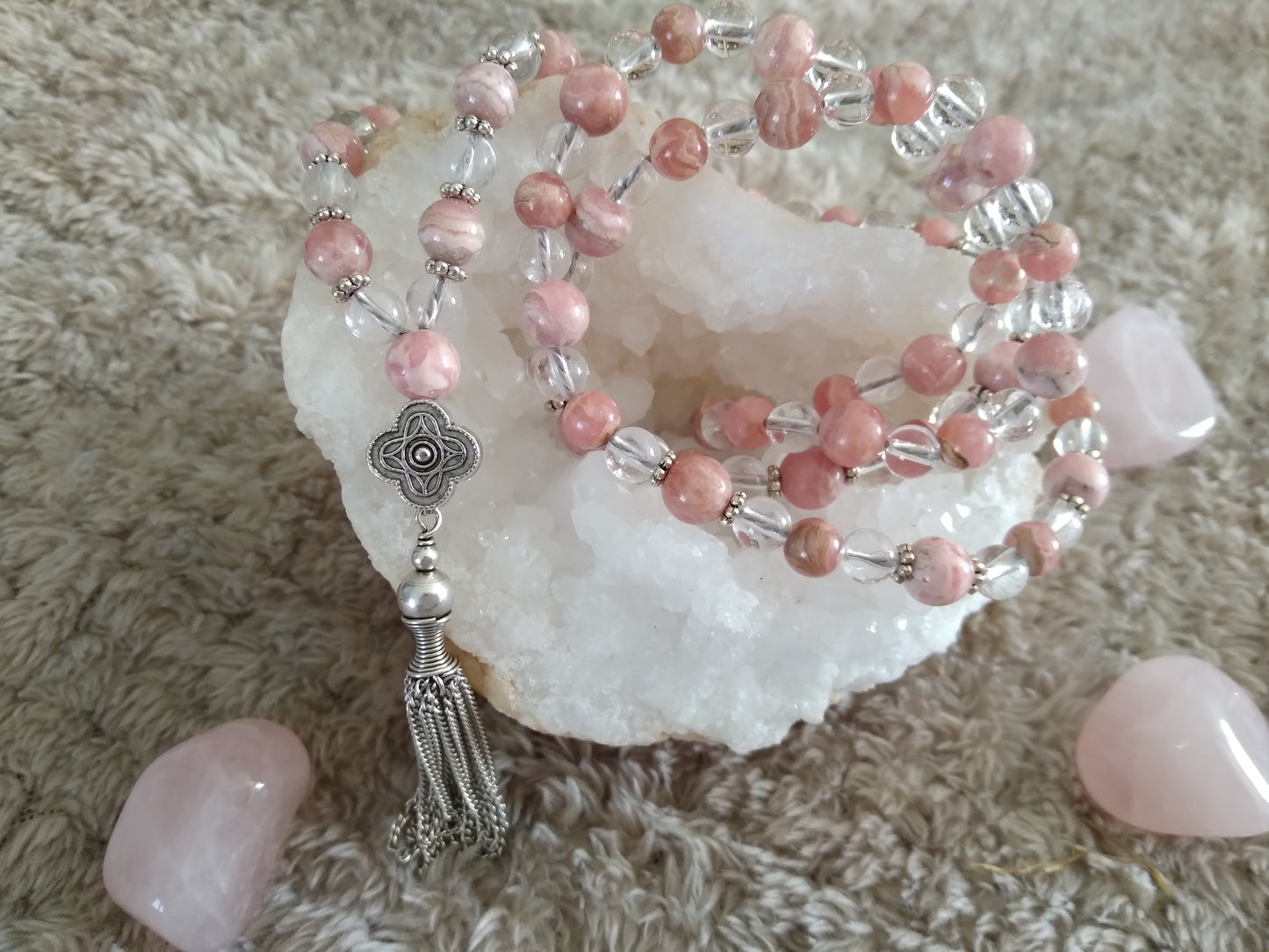 Mala en rhodochrosite et cristal de roche "Expérimente l'amour"