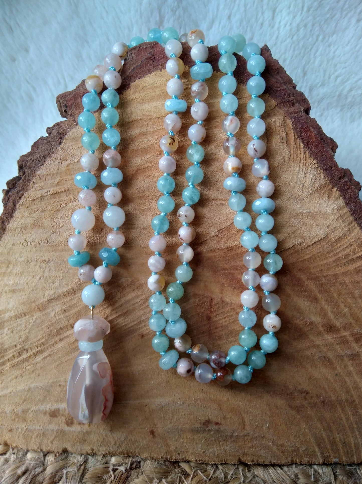 Mala en aigue-marine, agate fleur de cerisier et jade blanc "Complémentarité"