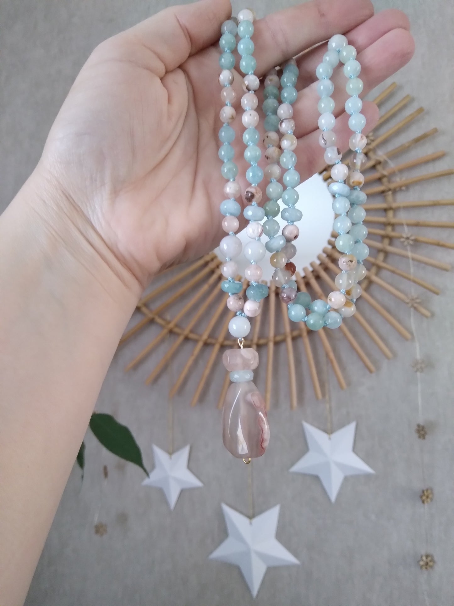 Mala en aigue-marine, agate fleur de cerisier et jade blanc "Complémentarité"