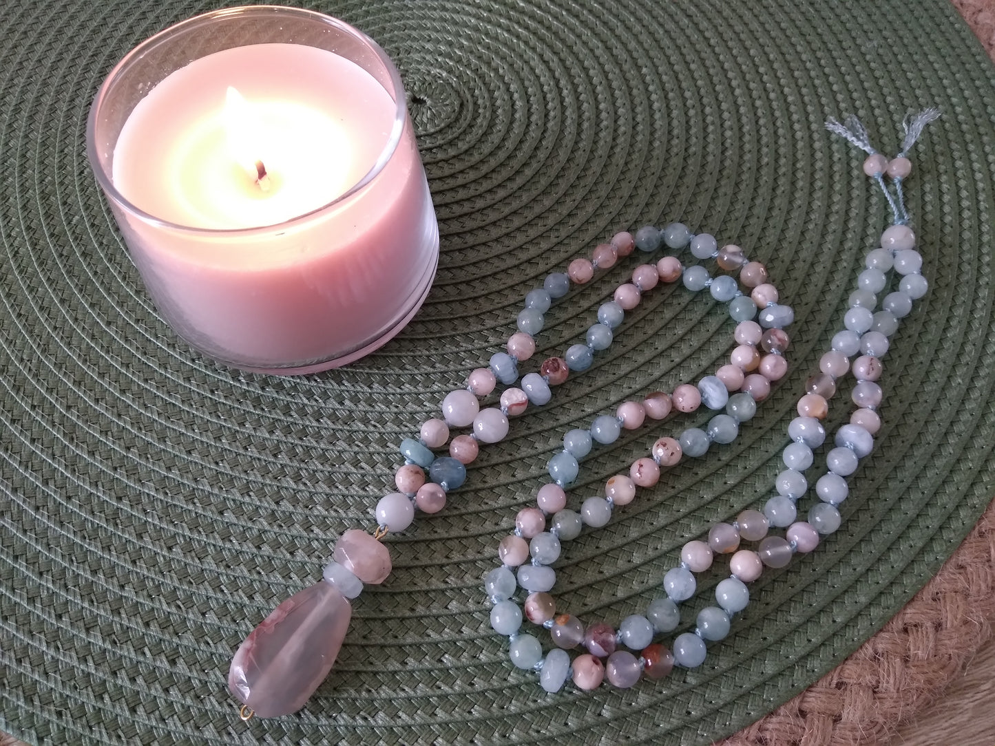 Mala en aigue-marine, agate fleur de cerisier et jade blanc "Complémentarité"