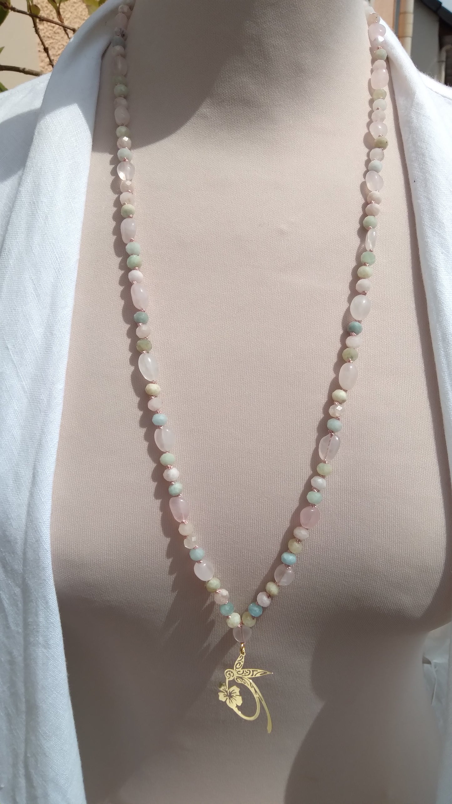 Mala Colibri en morganite, aigue-marine, héliodore, goshénite, émeraude et quartz rose