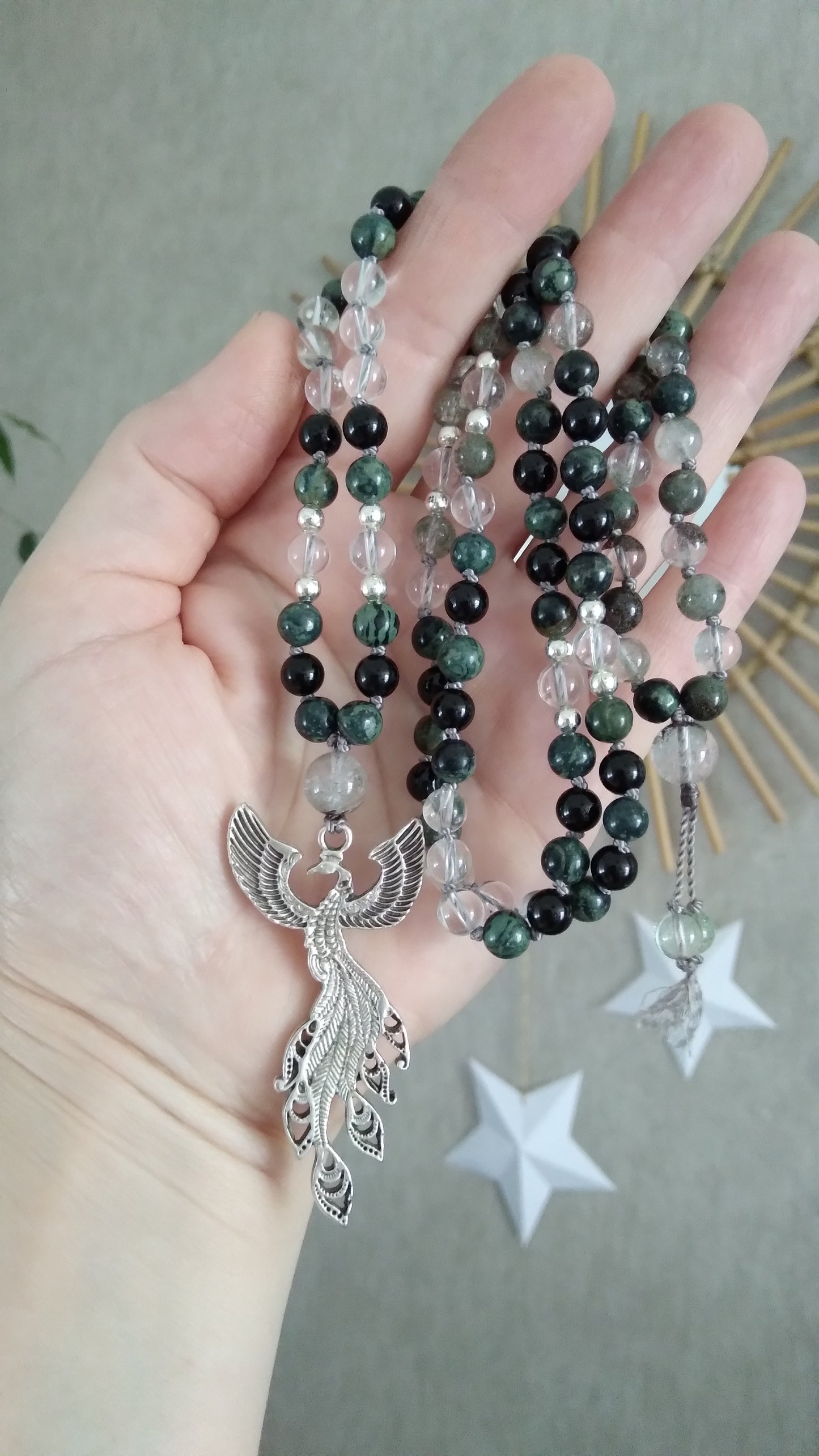 Mala phénix en jaspe kambaba, obsidienne noire, quartz lodolite et cristal de roche