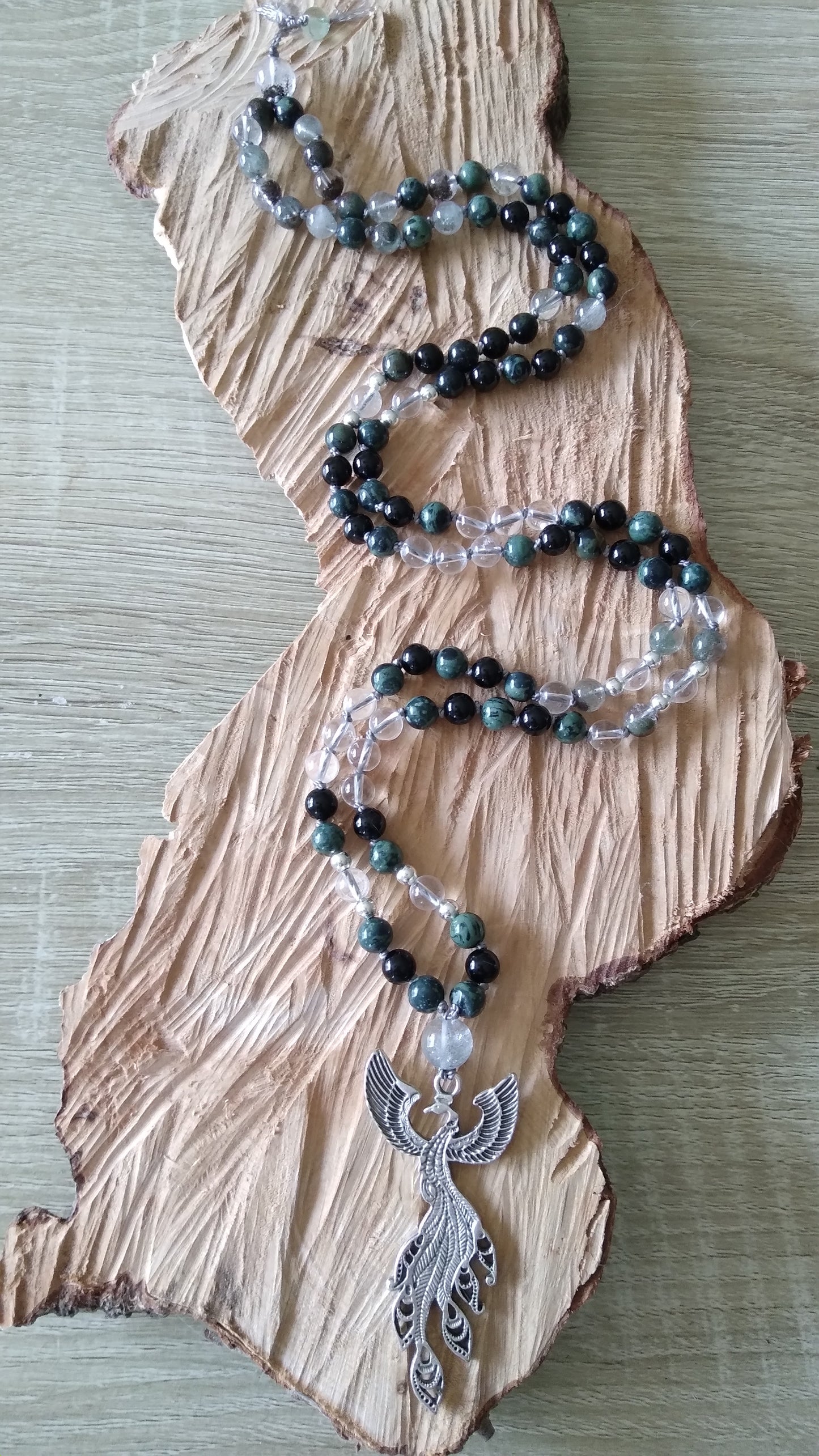 Mala phénix en jaspe kambaba, obsidienne noire, quartz lodolite et cristal de roche