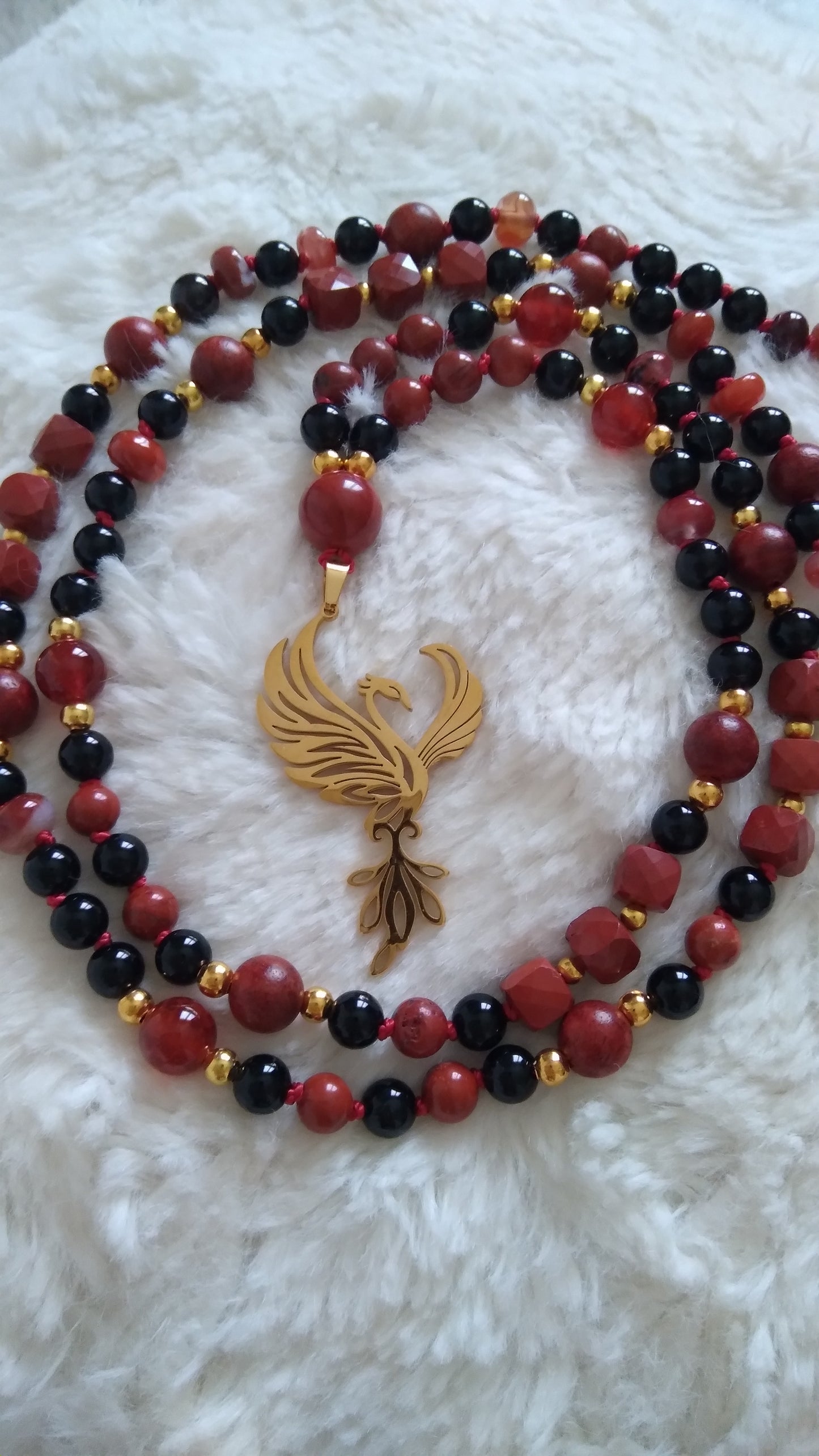 Mala personnalisé Phénix rouge en jaspe rouge, agate rouge, opale de feu, bois de rose et obsidienne noire