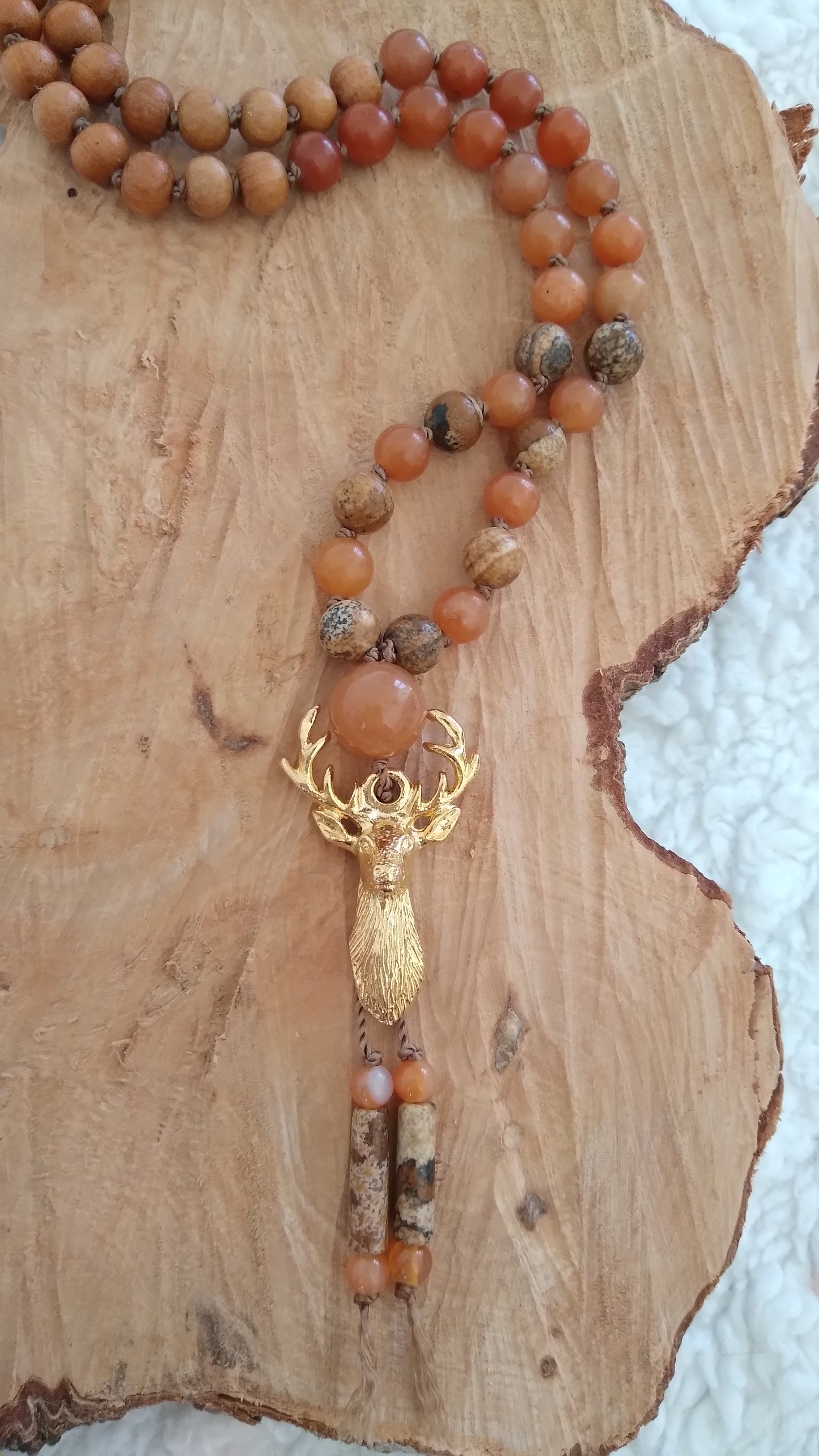 Mala cerf en aventurine orange, jaspe paysage et bois