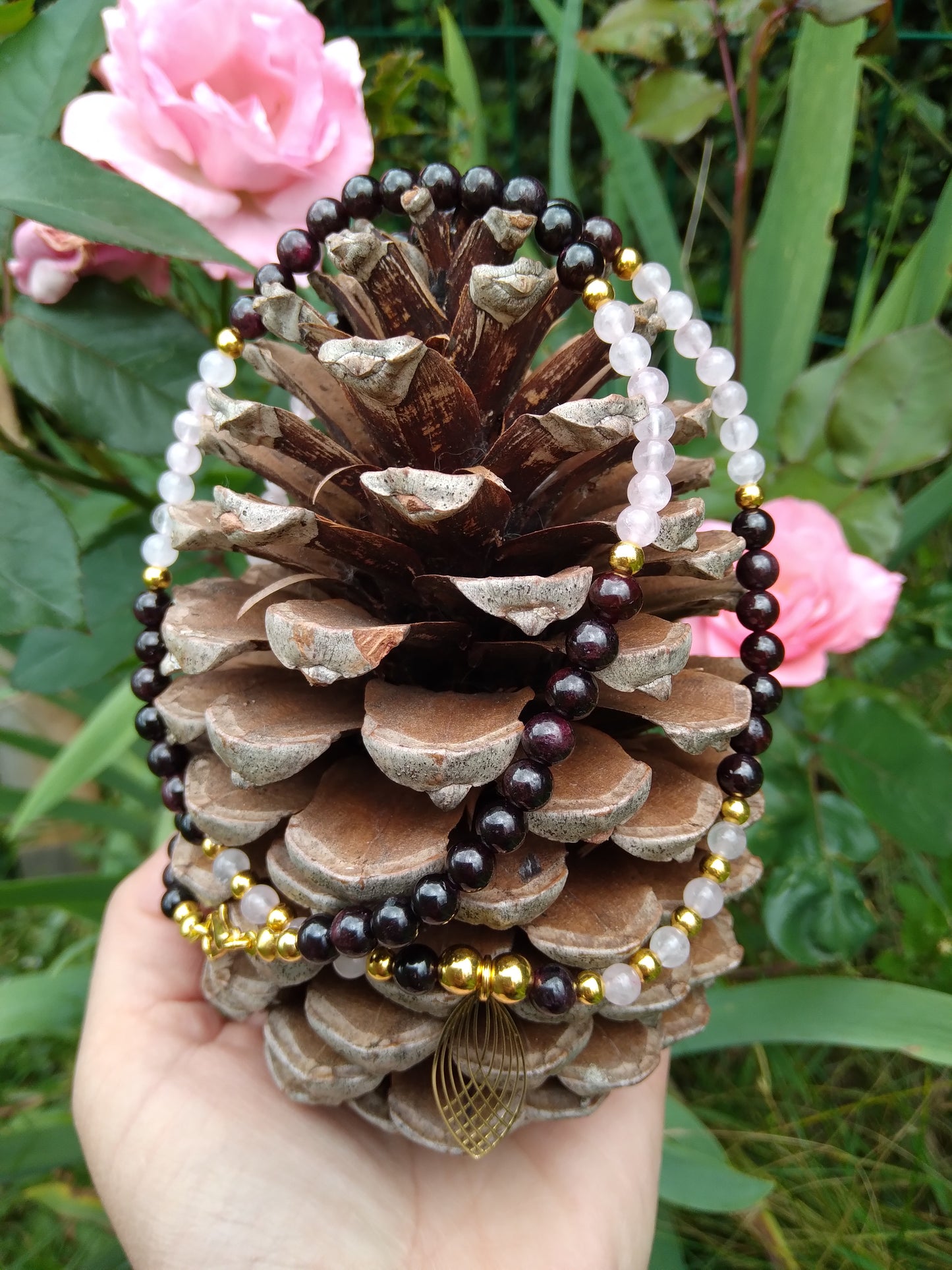 Collier en quartz rose et grenat "Équilibre"