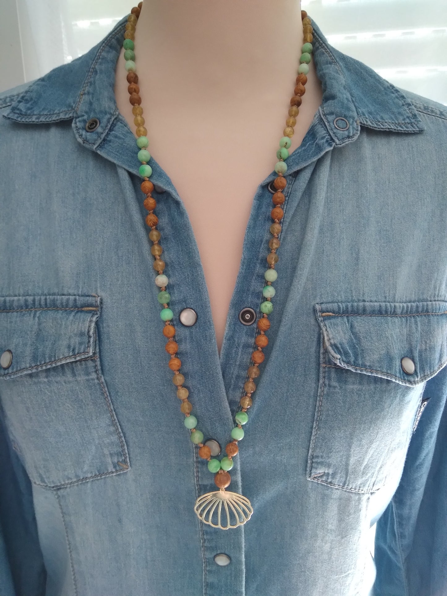 Mala en chrysoprase, apatite jaune et jaspe peau d'éléphant "Évasion"