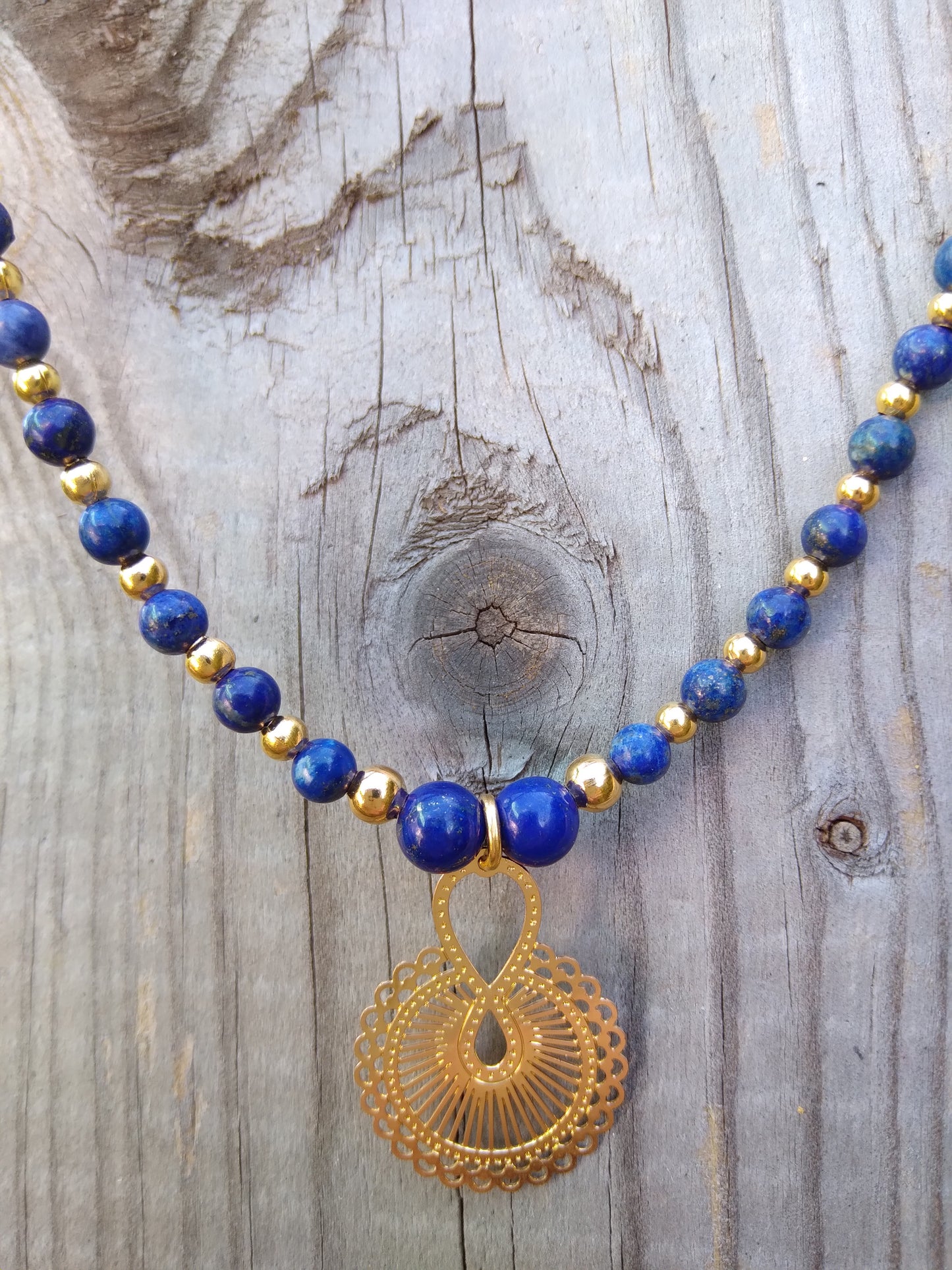 Collier en lapis-lazuli