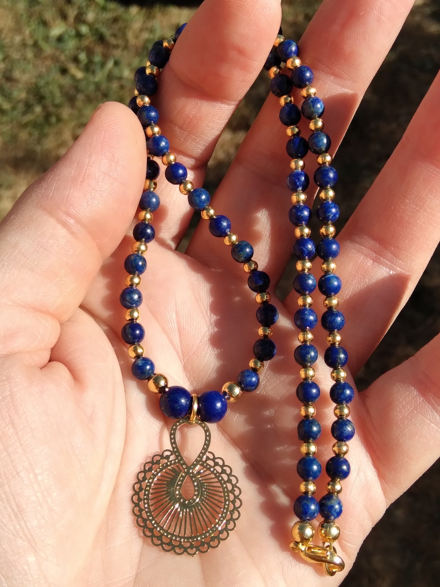 Collier en lapis-lazuli