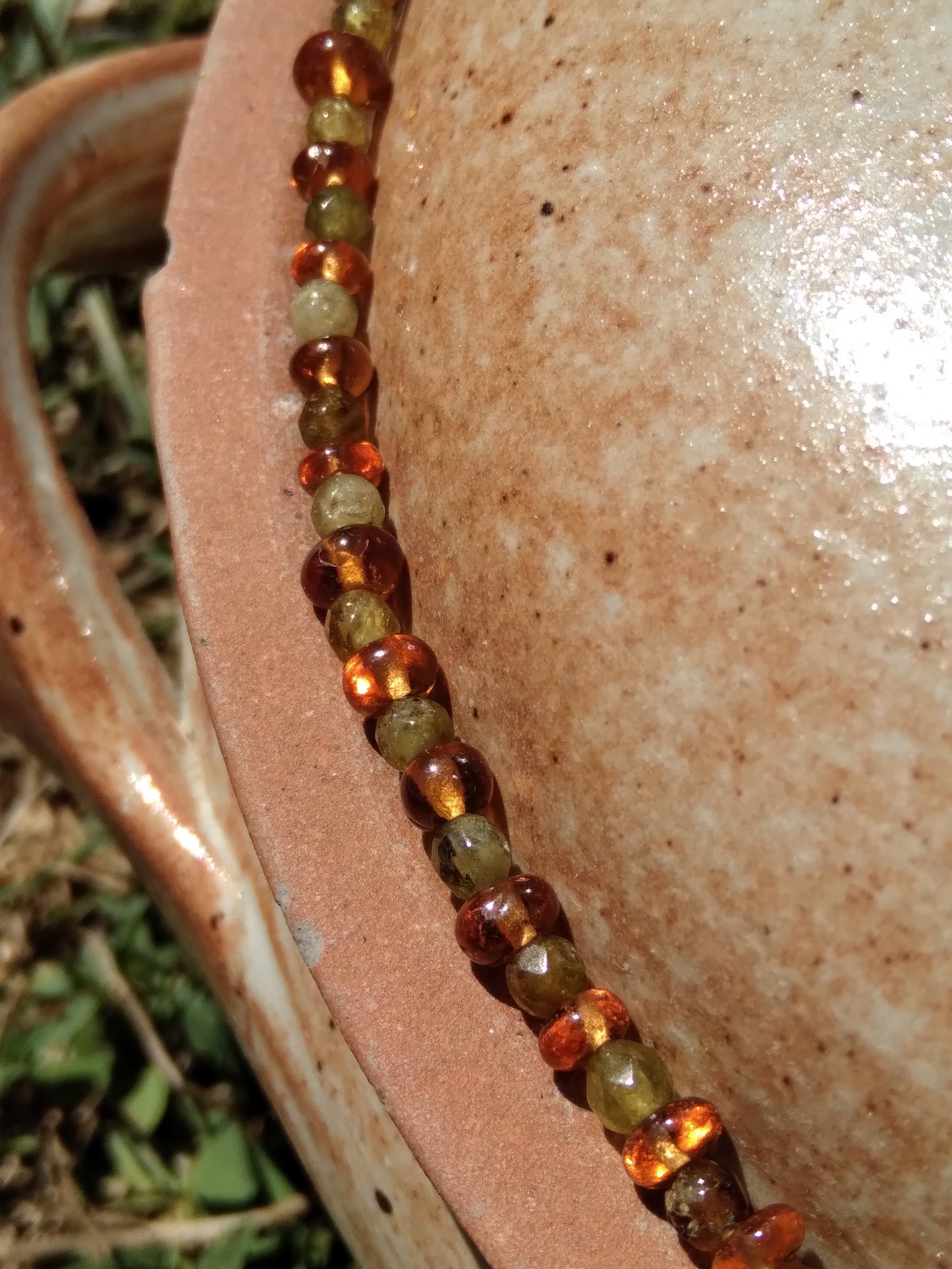 Collier en grenat hessonite et grenat vert "Bruissement"