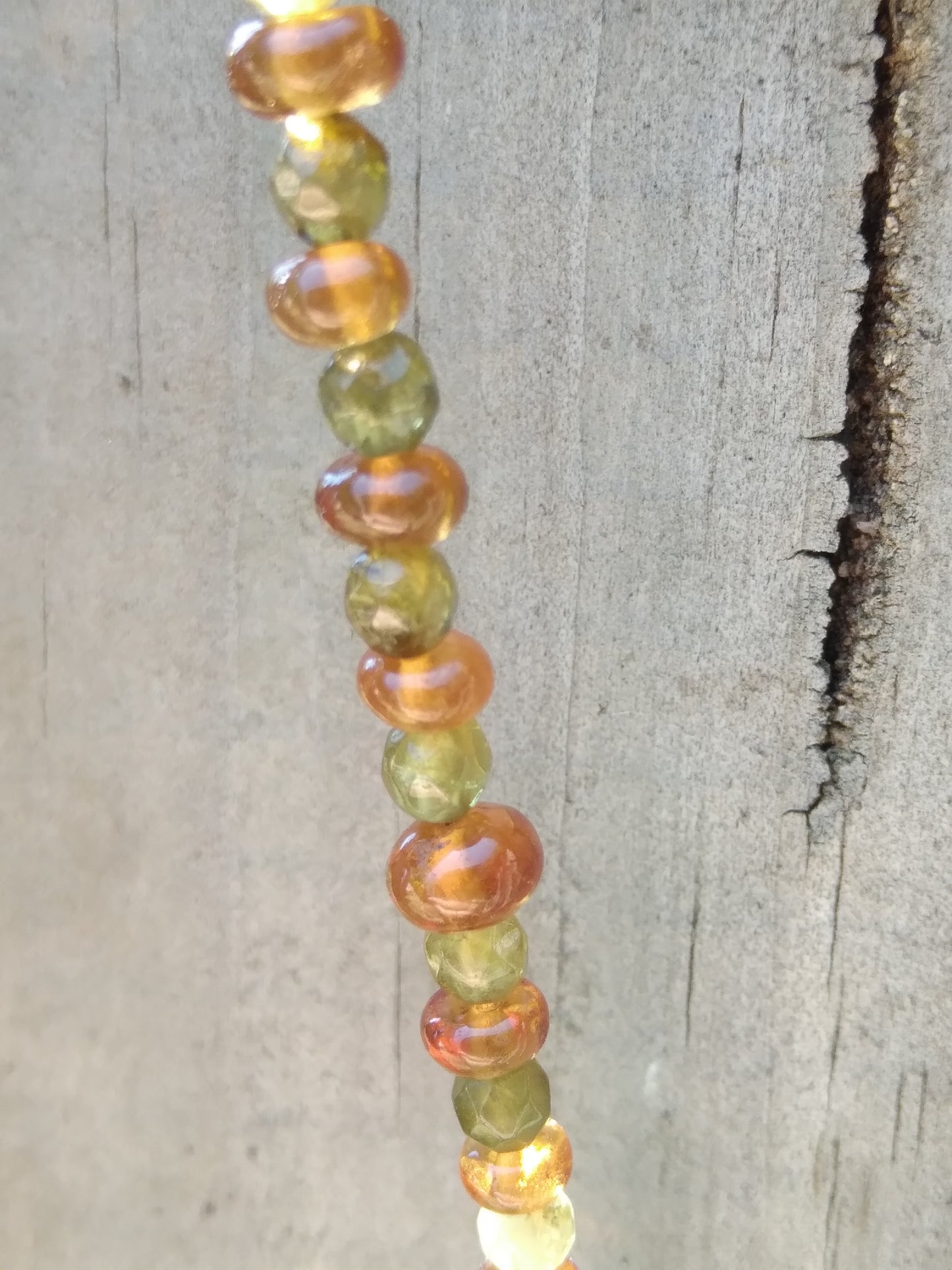 Collier en grenat hessonite et grenat vert "Bruissement"