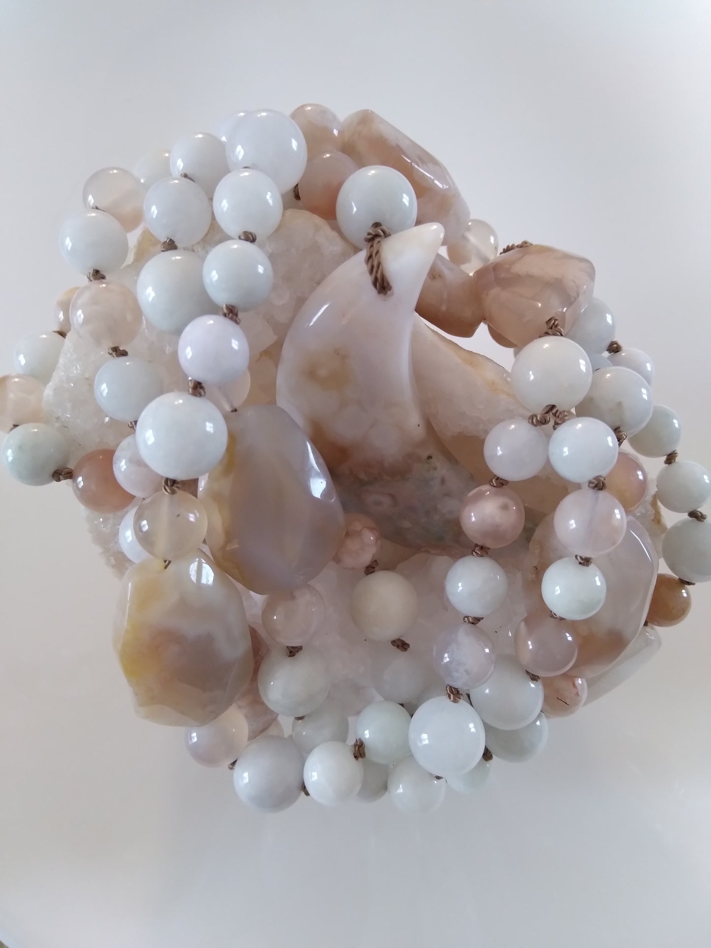 Mala en agate fleur de cerisier et jade blanc "Sérénité"