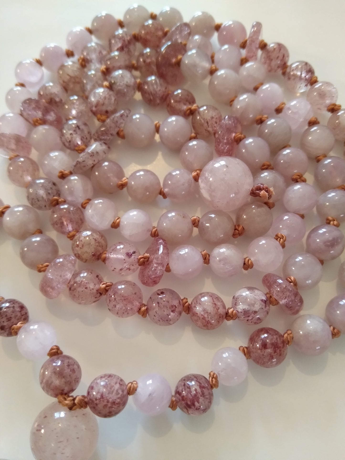 Mala en quartz rose, quartz fraise, kunzite "Amour"