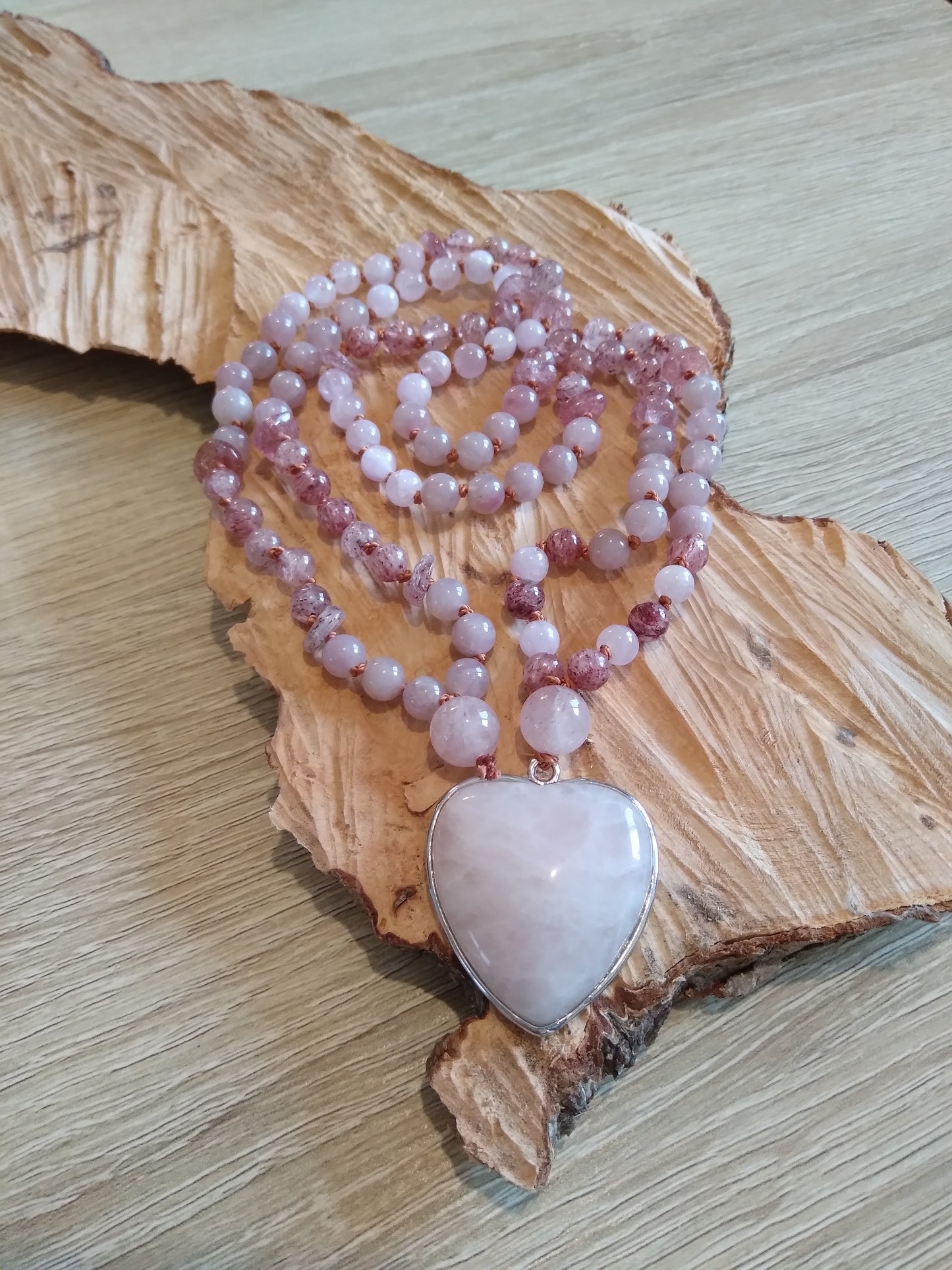 Mala en quartz rose, quartz fraise, kunzite "Amour"