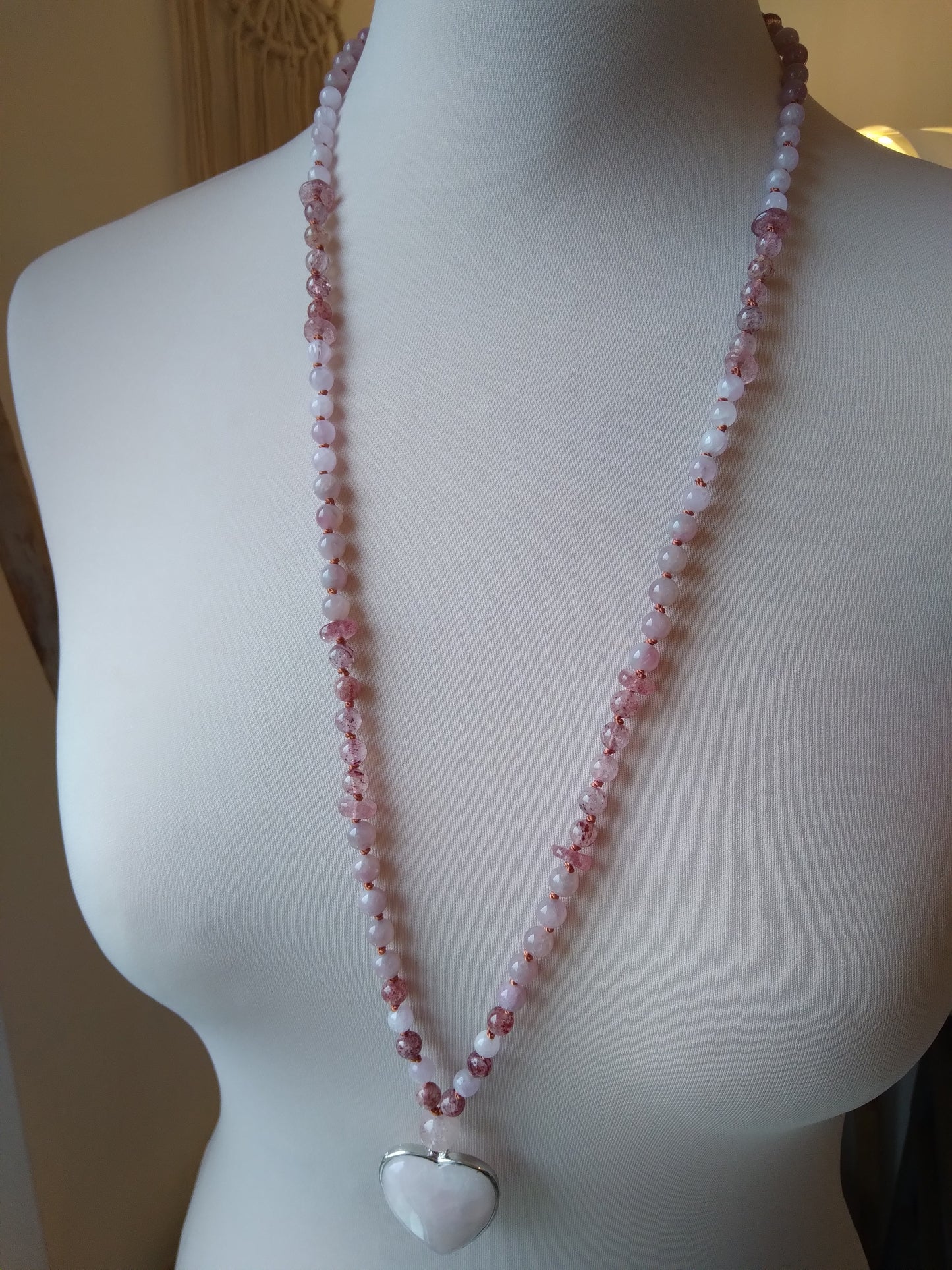 Mala en quartz rose, quartz fraise, kunzite "Amour"