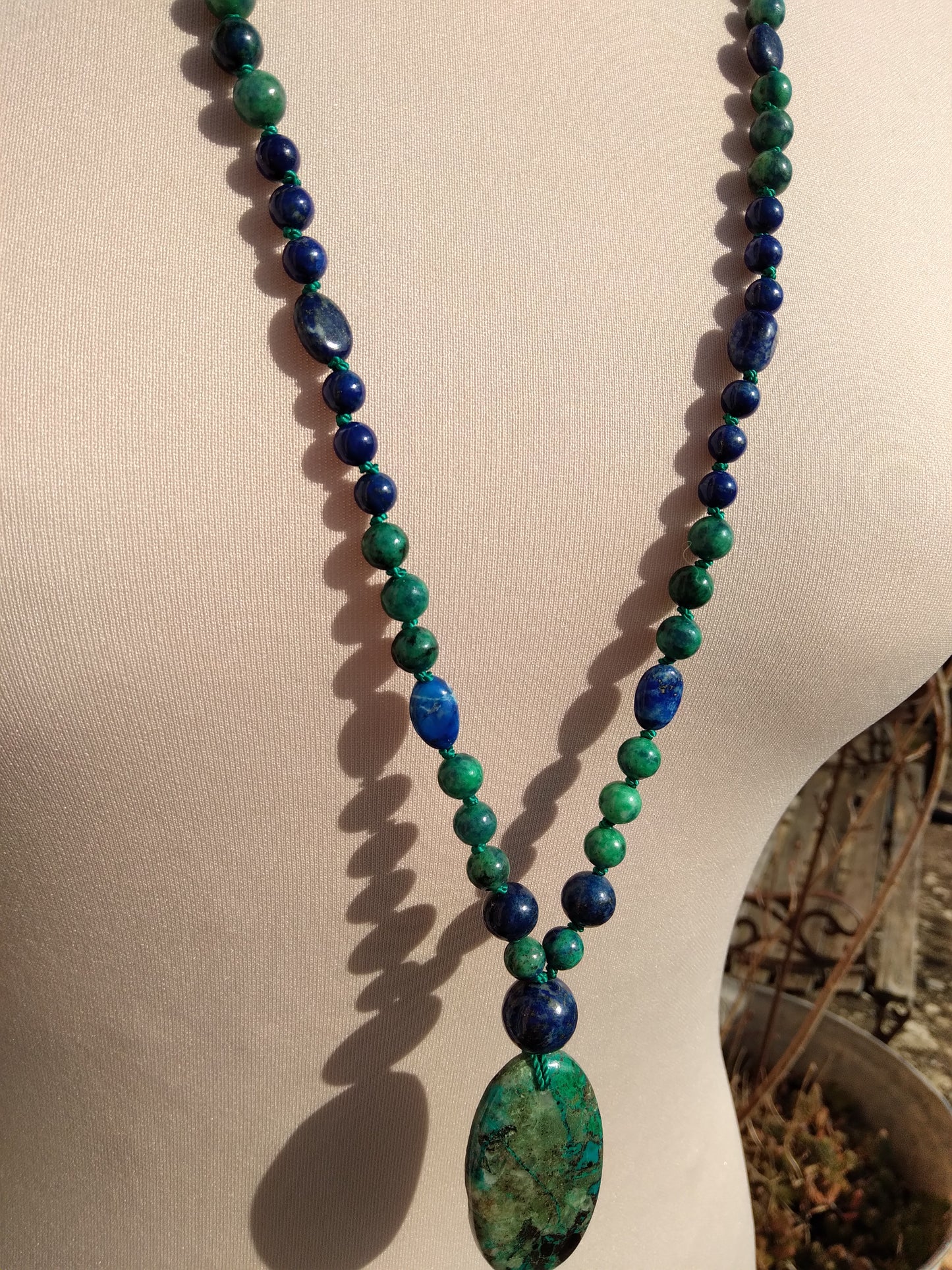 Mala en azurite malachite et en lapis-lazuli, pendentif en chrysocolle malachite "Connexion"