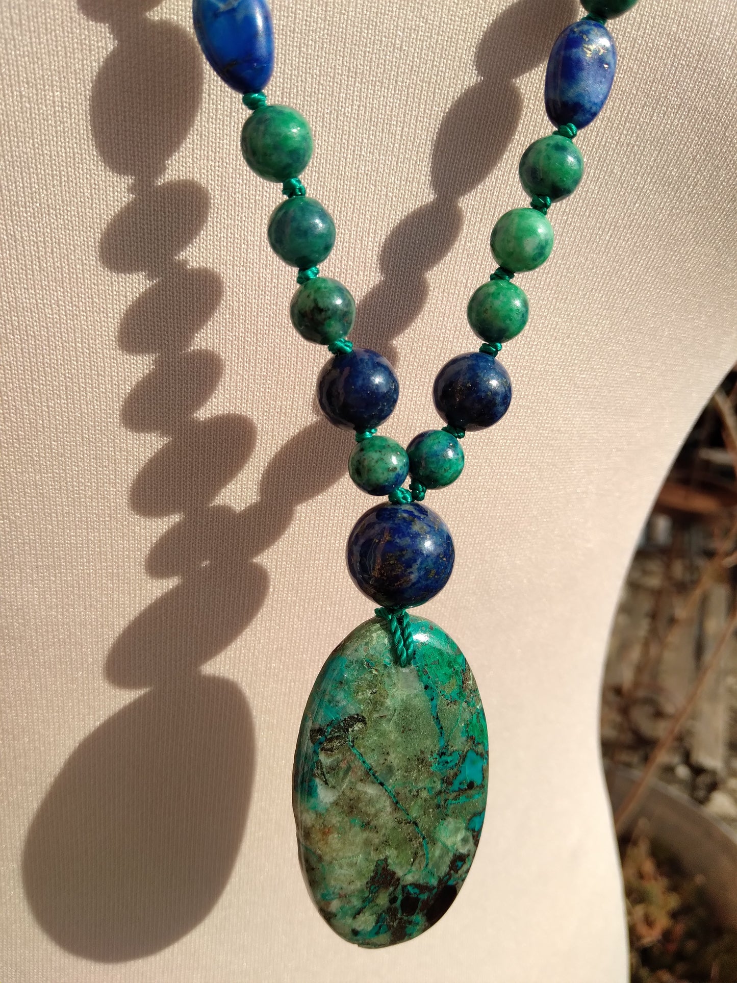 Mala en azurite malachite et en lapis-lazuli, pendentif en chrysocolle malachite "Connexion"