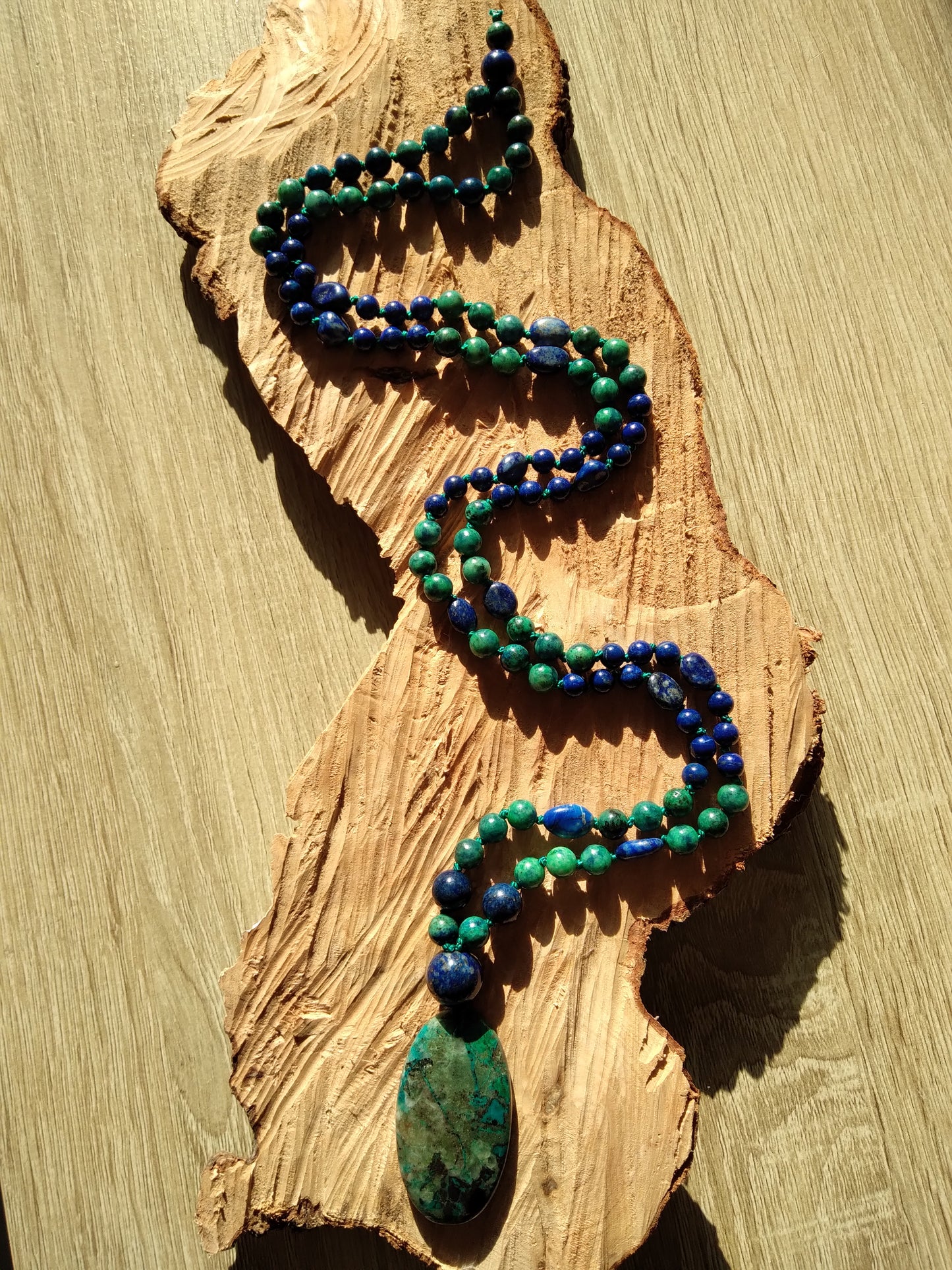 Mala en azurite malachite et en lapis-lazuli, pendentif en chrysocolle malachite "Connexion"