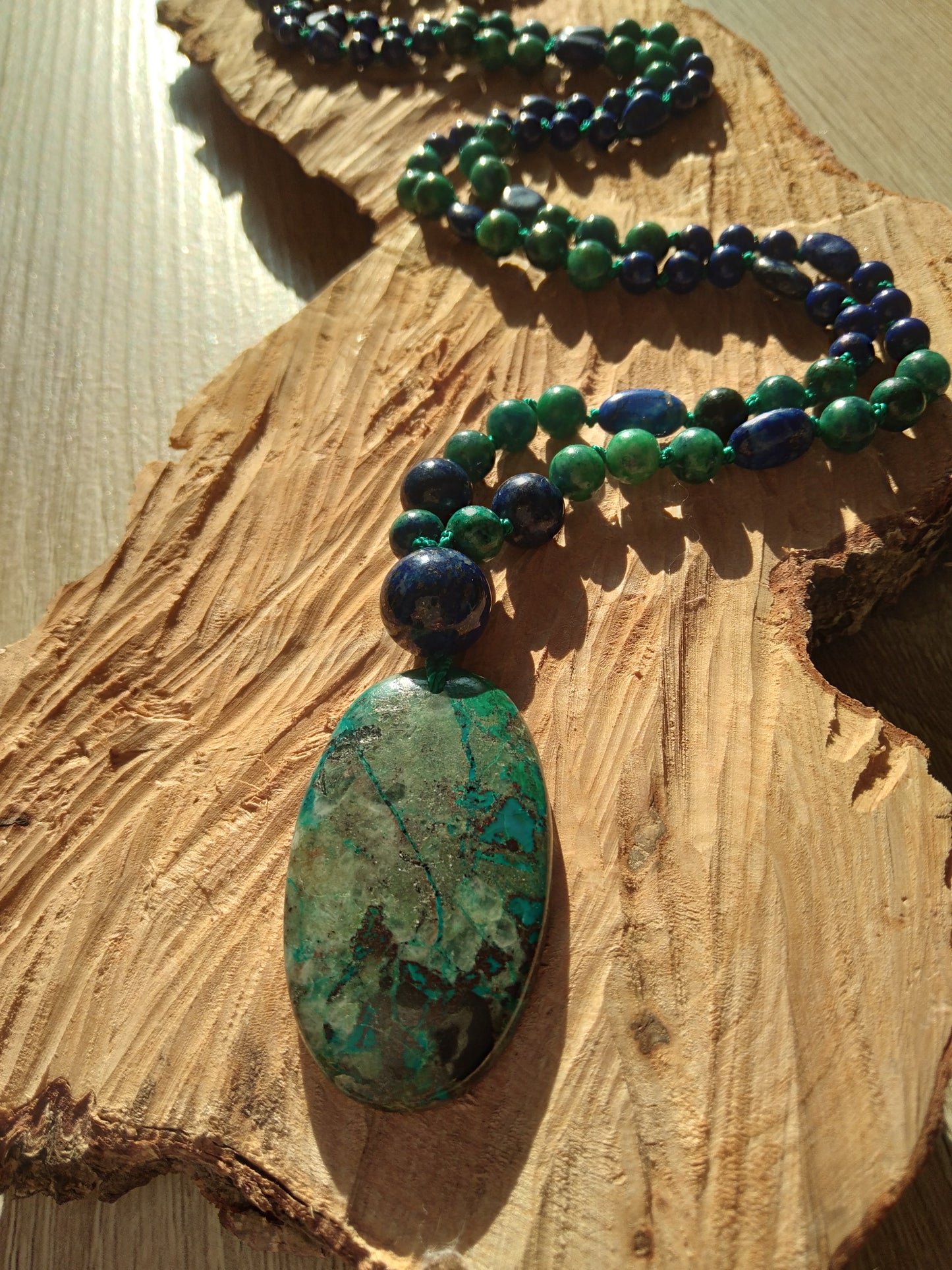 Mala en azurite malachite et en lapis-lazuli, pendentif en chrysocolle malachite "Connexion"