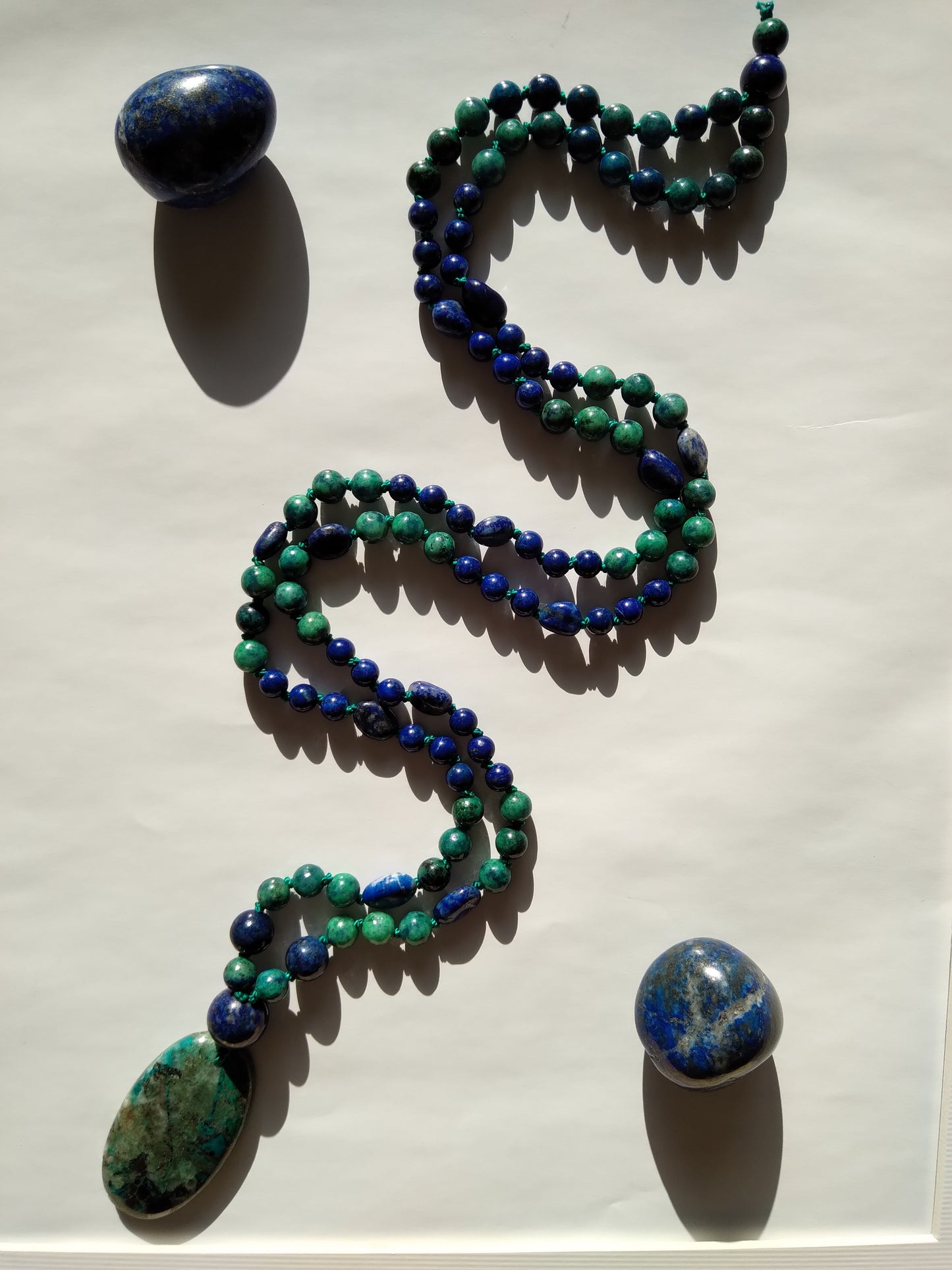 Mala en azurite malachite et en lapis-lazuli, pendentif en chrysocolle malachite "Connexion"