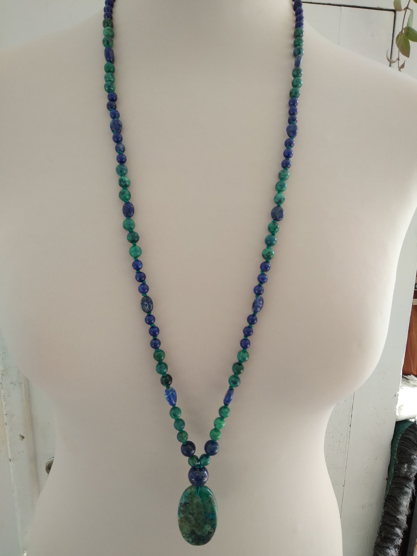 Mala en azurite malachite et en lapis-lazuli, pendentif en chrysocolle malachite "Connexion"