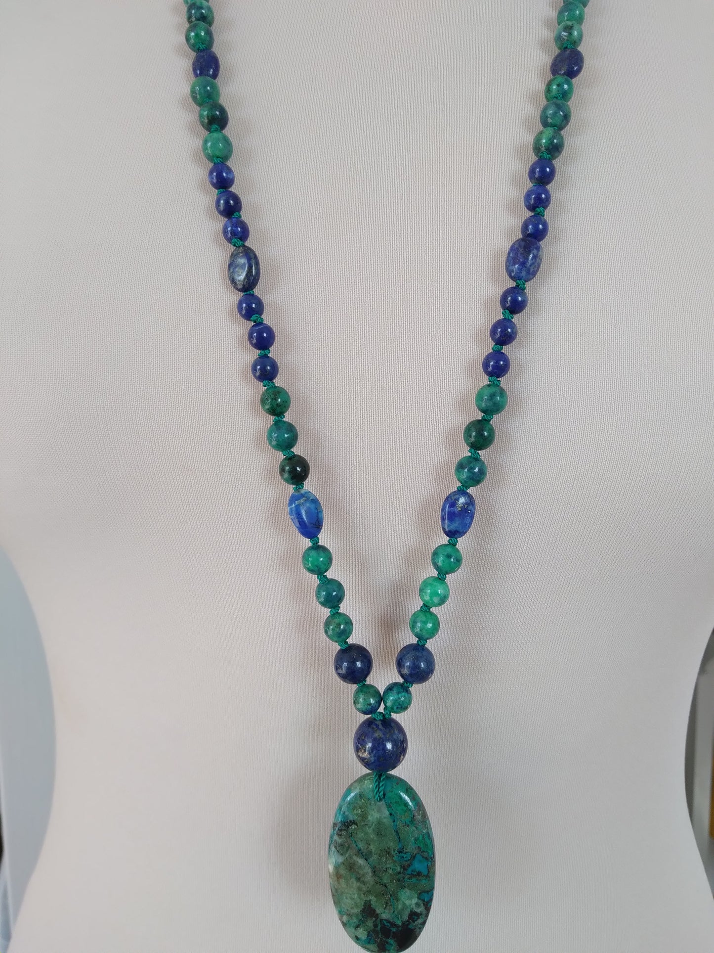 Mala en azurite malachite et en lapis-lazuli, pendentif en chrysocolle malachite "Connexion"