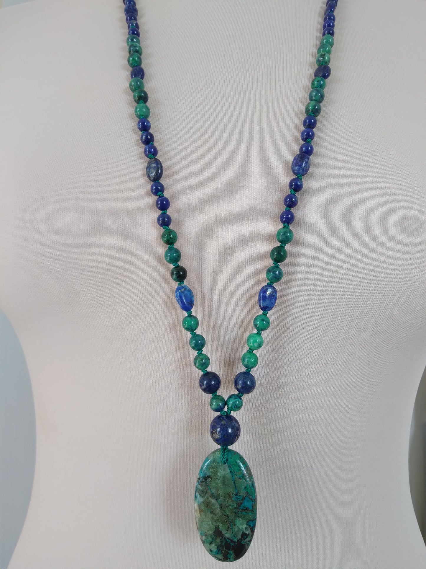 Mala en azurite malachite et en lapis-lazuli, pendentif en chrysocolle malachite "Connexion"