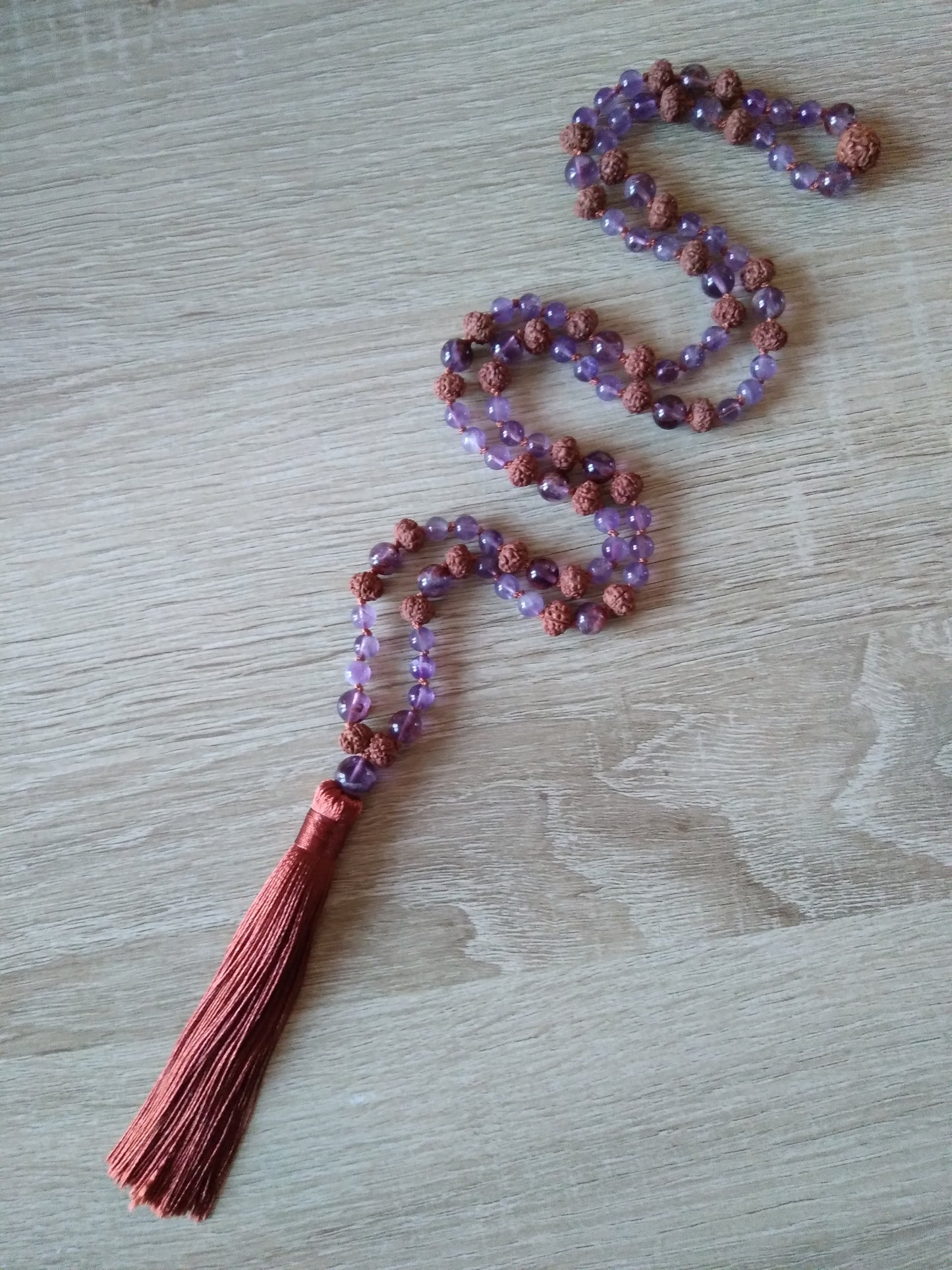 Mala en améthyste et graines de rudraksha "Spiritualité"