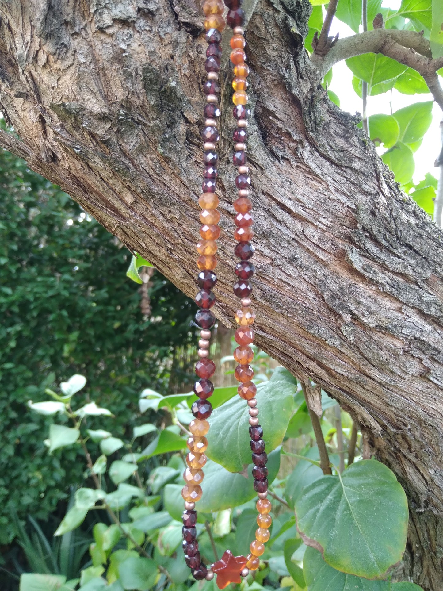 Collier court en grenat almandin, grenat hessonite et cornaline "Chaleur"