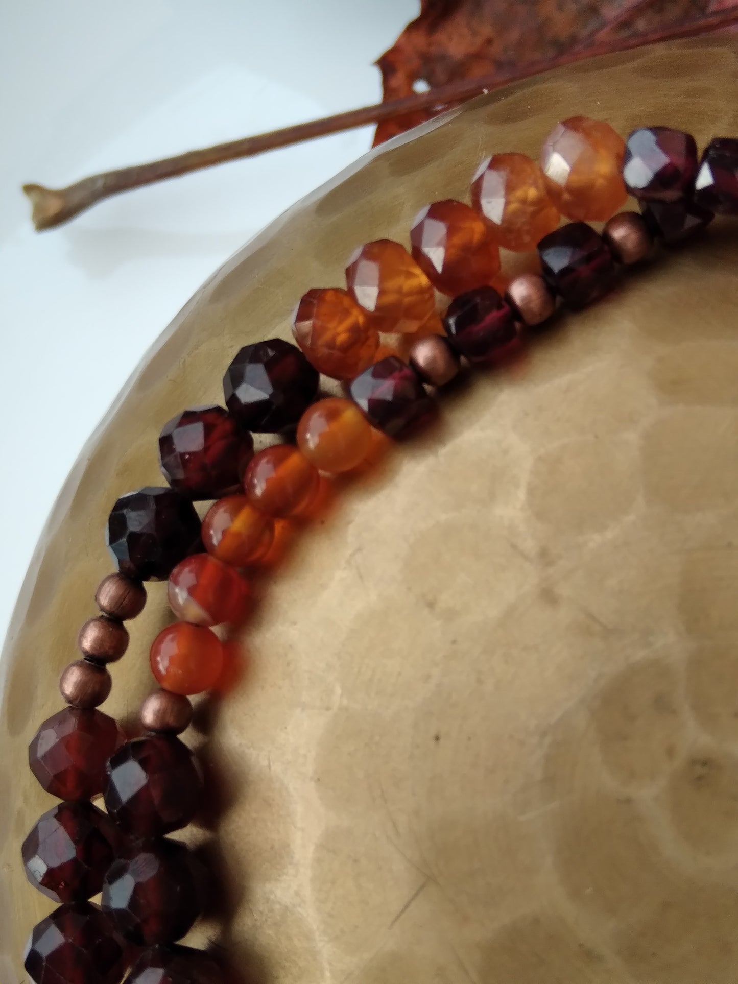 Collier court en grenat almandin, grenat hessonite et cornaline "Chaleur"