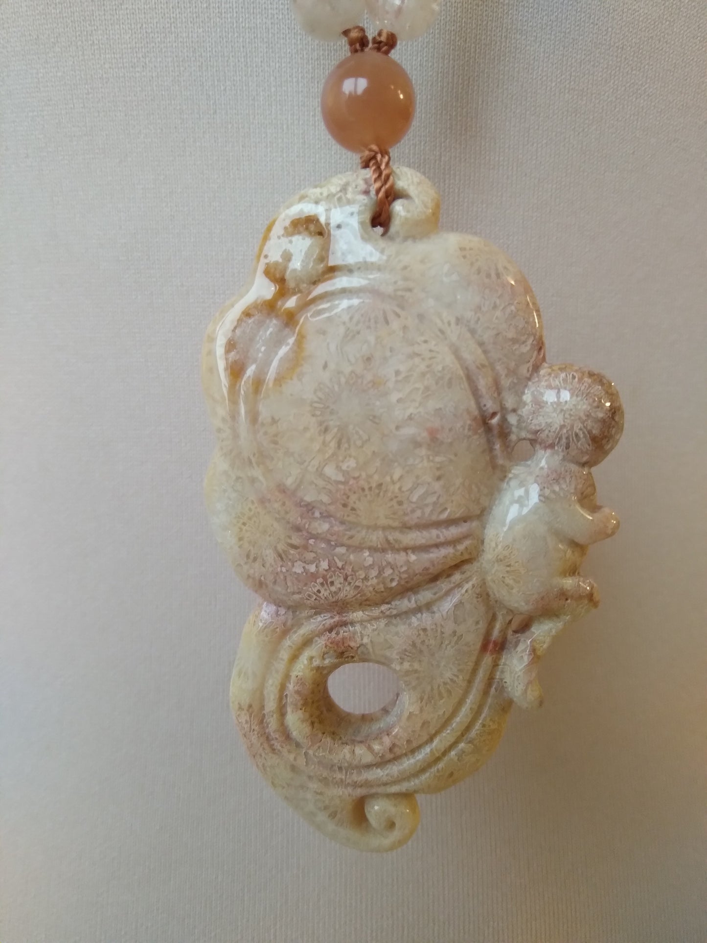 Mala en pierre de soleil et agate fleur de cerisier "Émergence"