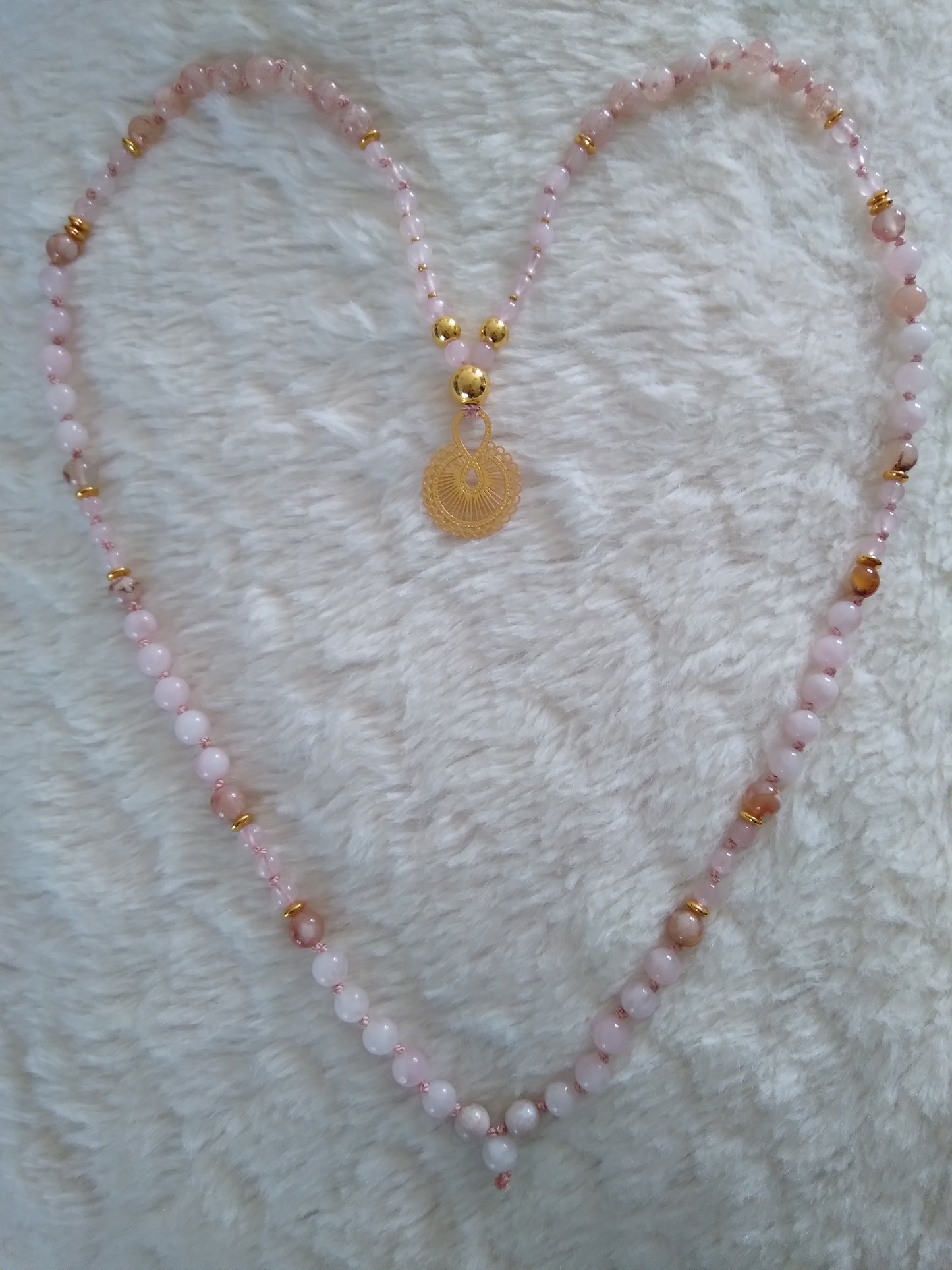 Collier en quartz rose, agate fleur de cerisier et pierre de soleil "Tendresse"